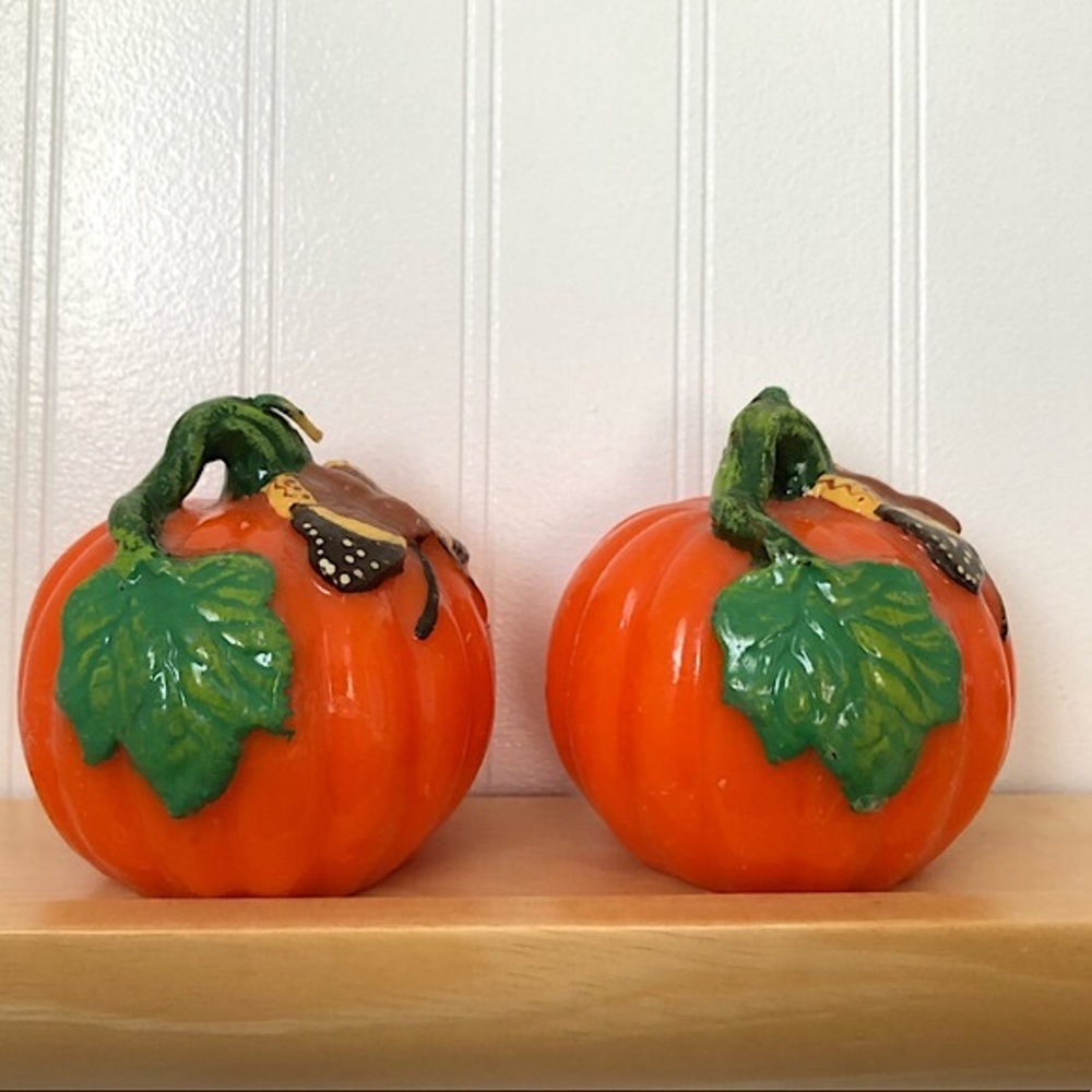 Pumpkin Candles with Moth, Green Stem & Leaf VNTG Made in Hong Kong Lot of 2 EUC
